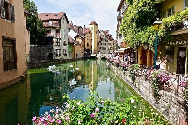 Séjour à Annecy: quel type d’hébergement à prévoir ?